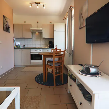 Spacious In Near Apartment *